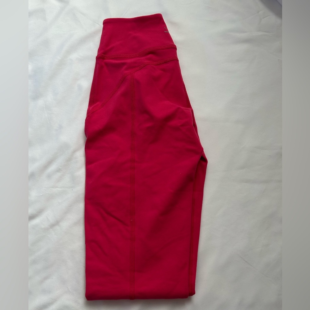 Beyond Yoga Fuchsia Active Leggings. Size XS